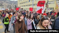 Protestna šetnja u Sarajevu na Dan žena. 
