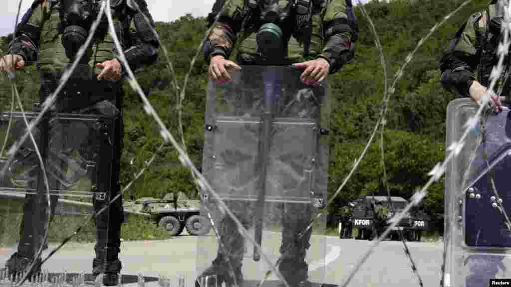 Zvečani, 01. juni 2012. Foto: REUTERS / Hazir Reka 