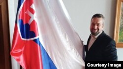 Ľuboš Blaha într-o vizită recentă în Georgia, unde și-a exprimat sprijinul pentru partidul prorus de la guvernare, Visul Georgian.