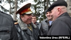 Генерал Антон Гэмурарь (в центре) на мероприятии памяти погибших в боях на Днестре