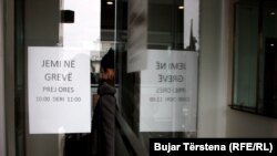 Greva e shërbyesve civilë