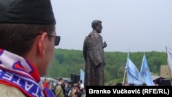 Skupština Grada Bijeljine 3. marta donijela je odluku o izgradnji biste Mihailoviću na osnovu inicijative Udruženja četnika veterana „Semberija“. (Fotoarhiv: Spomenik Draži Mihajloviću, Ravna Gora)