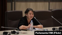 Experta Mariana Kalughin, de la Transparency International Moldova