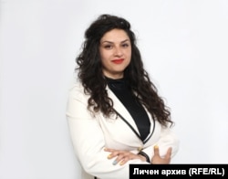 Мария Праматарова, учителка по философия в ПГМТ "Проф. Цветан Лазаров" в Пловдив.