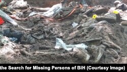 Ekshumacija, arhivska fotografija