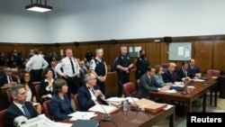 Ish-presidenti i SHBA-së, Donald Trump, në një gjykatë në Manhatan të Nju Jorkut. 4 prill 2023.