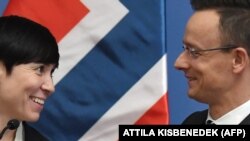 Ine Marie Eriksen Søreide norvég külügyminiszter és Szijjártó Péter magyar külgazdasági és külügyminiszter közös sajtótájékoztatót tart Budapesten, a Külügyminisztériumban 2019. február 22 -én