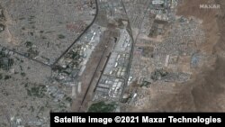 Поглед врз аеродромот во Кабул. 