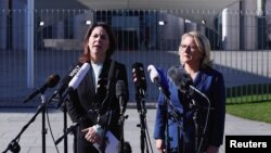 Annalena Baerbock és Svenja Schulze sajtótájékoztatója Berlinben 2023. március 1-jén