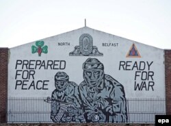 Nordul Belfastului: Pregătiți pentru pace, gata de război. Astfel de mesaje există în Belfast și în ziua de astăzi.