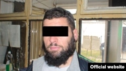 Министерството за внатрешни работи на Македонија го уапсен Шукри Алија, лице осомничено дека е иницијатор на нередите и протестите по полициската акција „Монструм“.