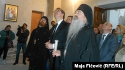 Vučić i vladika Teodosije u manastiru Banjska