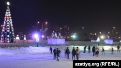 Предновогоднее оформление центра Астаны. 28 декабря 2014 года.