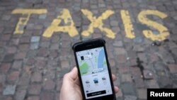 Uber aplikacija na telefonu, ilustrativna fotografija