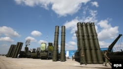 Ruski proturaketni sistemi S-300 i S-400 (ilustrativna fotografija)