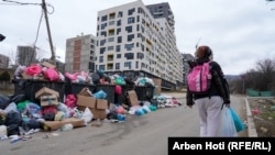 Otpad van kontejnera, Priština, 3. februar 2025.