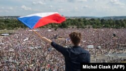 Протестите са най-многобройните от падането на комунизма преди близо 30 години