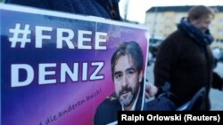 Plakati podrške Denizu Yucelu, Njemačka