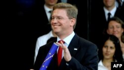 Комесарот за проширување Штефан Филе