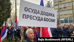 Transparent sa okupljanja u Banjaluci