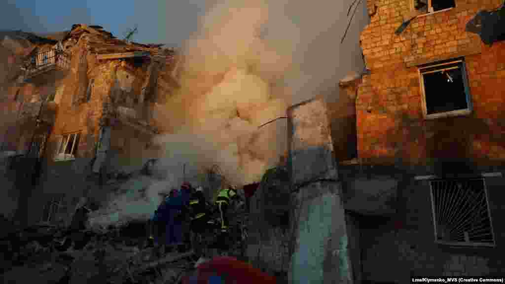 Volodimir Zelenszkij elnök a Telegramon megerősítette ezt, hozzátéve, hogy egy gyermek is van az áldozatok között