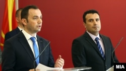 Прес конференција на премиерот Зоран Заев и вицепремиерот задолжен за европски прашања, Бујар Османи на 5 јули 2017