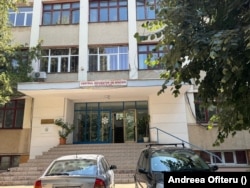 Centrul Incubator de Afaceri - intrarea principală.