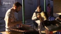 Jean Americanu' face un doctorat în muzică lăutărească