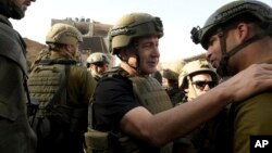 Израелският премиер Бенямин Нетаняху (в средата)