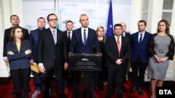Костадин Костадинов (в средата) и колегите му от парламентарната група на "Възраждане".