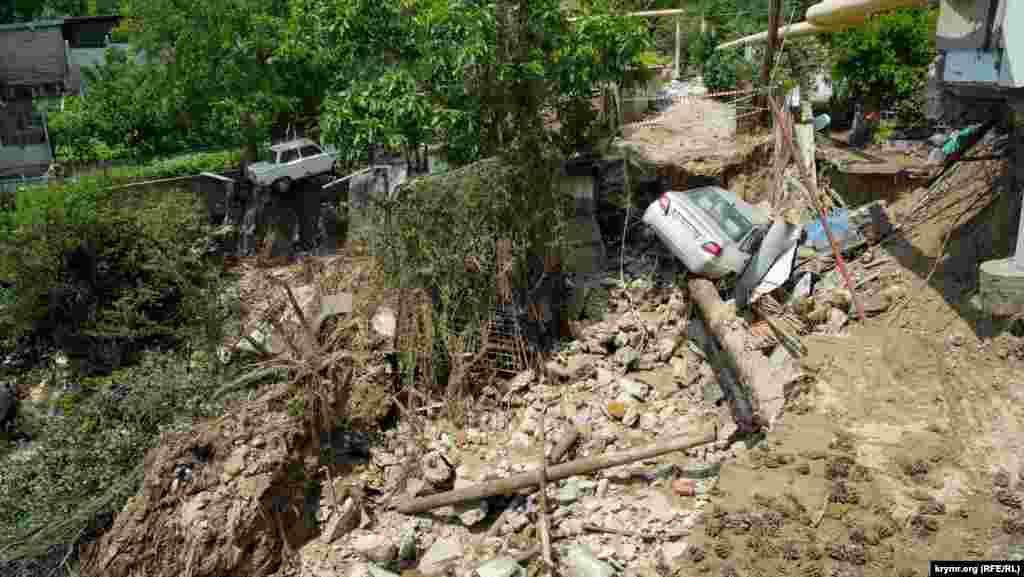 Автівки виявилися «в пастці»