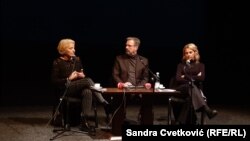 Učesnici panel-dikusije: Mirjana Karanović, Jeton Neziraj i Jasna Đuričić, Priština, 28. oktobar