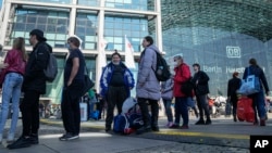 Peste un milion de ucraineni care au plecat din țară din cauza războiului se află acum doar în Germania.