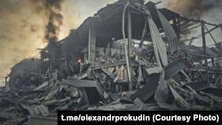 Последствия российского обстрела Херсона, конец апреля 2025 года