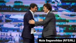 ფოტოზე: კახა კალაძე (მარცხნივ) და ირაკლი კობახიძე 2024 წლის საარჩევნო კამპანიისას.
ირაკლი კობახიძის თქმით, კახა კალაძეს თბილისთან დაკავშირებით მომდევნო 4 წლის განმავლობაში ამბიციური გეგმები აქვს. 