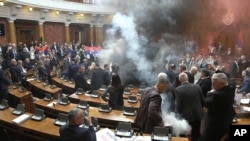 Dimne bombe u Skupštini Srbije, 4. mart 2025.