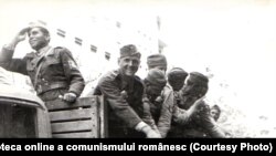 Pentru PCR partea bună a actului de la 23 august a fost invazia sovietică. Partidul sărbătorea în 1989 45 de ani de atunci. Divizia Tudor Vladimirescu a Armatei Roşii intră în București, pe Bul. Carol. Fototeca online a comunismului românesc; cota:71/1944
