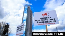 Qytetarët protestuan kundër shtrenjtimit të rrymës më 5 prill në Prishtinë
