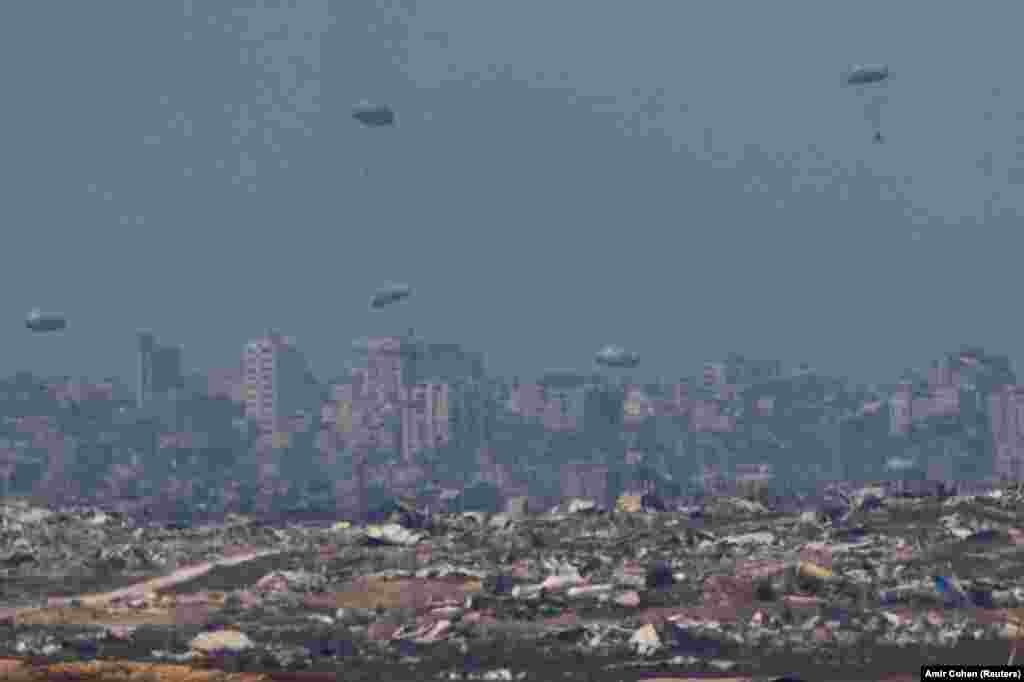 Padobranska pomoć spuštena iznad Gaze, 3. avgusta.