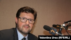 Andrei Popov în studioul Europei Libere
