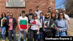 Сестрата на Данаилов живее в САЩ. С група приятели е трябвало да пътуват от Кливланд до Питсбърг, а да гласуват, защото там е била най-близката секция.