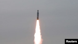 Один из предыдущих запусков северокорейской баллистической ракеты с подводной лодки
