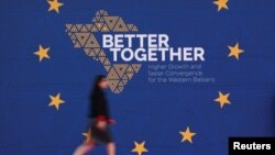 "Më mirë së bashku" - motoja e samitit BE-Ballkani Perëndimor që u mbajt në Tiranë të Shqipërisë më 29 shkurt 2029. 