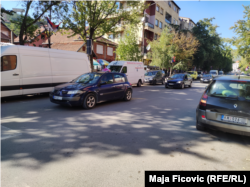 Vetura me targa 'KM' në Mitrovicë të Veriut, pa letra ngjitëse. 4 tetor 2021.