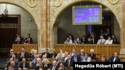 A Fidesz-KDNP képviselői a parlamentben