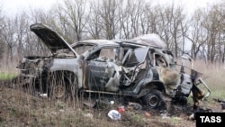 Подорвавшийся на мине автомобиль миссии ОБСЕ в Донбассе, 23 апреля 2017