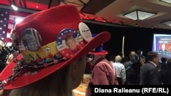 Люди в предвыборном штабе Республиканской партии в Аризоне. 8 ноября 2016 года.