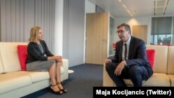 Foto arkiv, Presidenti i Serbisë, Aleksandar Vuçiq dhe Përfaqësuesja e Lartë e BE-së, Federica Mogherini