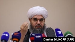 Претставникот на талибанците, Шахабудин Делавар.