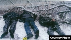 Тела Алтынбека Сарсенбаева и двух его помощников были найдены в алматинских предгорьях 13 февраля 2006 года